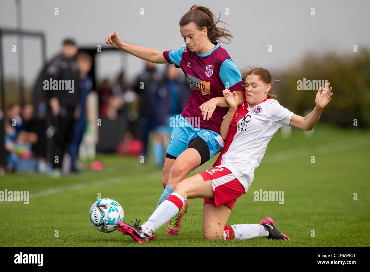 Poole, Royaume-Uni. 23 octobre 2022. Gracie Billing lors du match de FA Cup féminin entre Poole Town et Weymouth à Milborne St Andrew. Banque D'Images