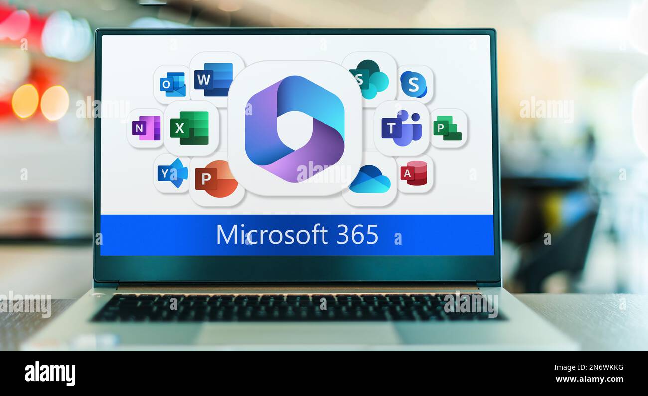 POZNAN, POL - 19 JANVIER 2023 : ordinateur portable affichant les logos de Microsoft  365, une famille de logiciels de productivité, de collaboration et de base  cloud Photo Stock - Alamy