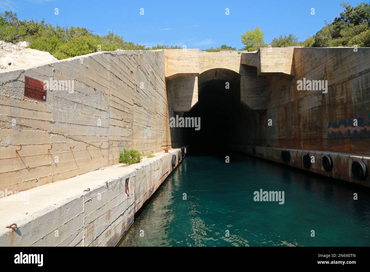 Base sous-marine secrète sur l'île de vis, Croatie Photo Stock - Alamy