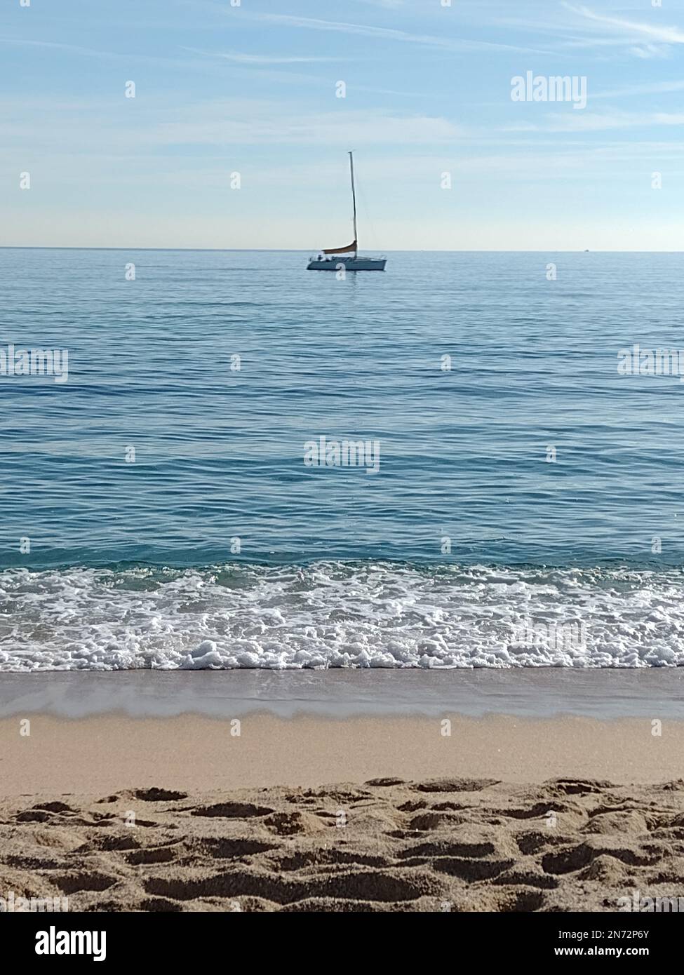 VOILIER EN MER MÉDITERRANÉE Banque D'Images