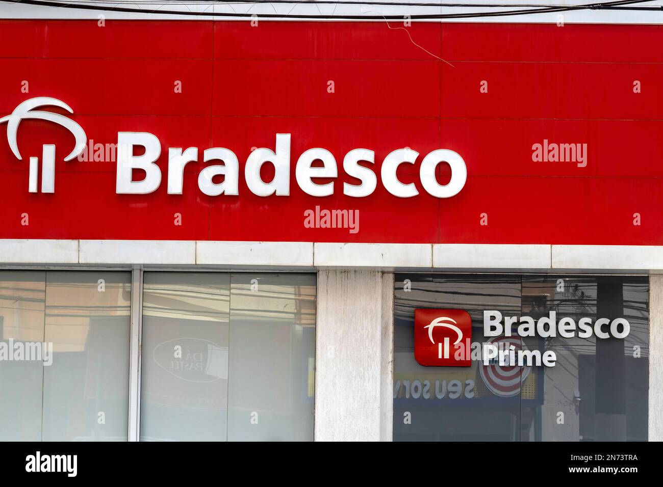 MARÍLIA, SP - 10.02.2023: AÇÕES DO BRADESCO EM QUEDA - les actions de banque Bradesco (BVMF:BBDC4) ont été parmi les pires chutes sur l'indice d'Ibovespa ce vendredi matin, le 10th, après la publication des résultats pour le quatrième trimestre de l'année dernière. Dans la façade photo de la branche Bradesco dans le centre de la ville de Marília, dans la région centre-ouest de l'Etat de São Paulo. (Photo: Alf Ribeiro/Fotoarena) Banque D'Images