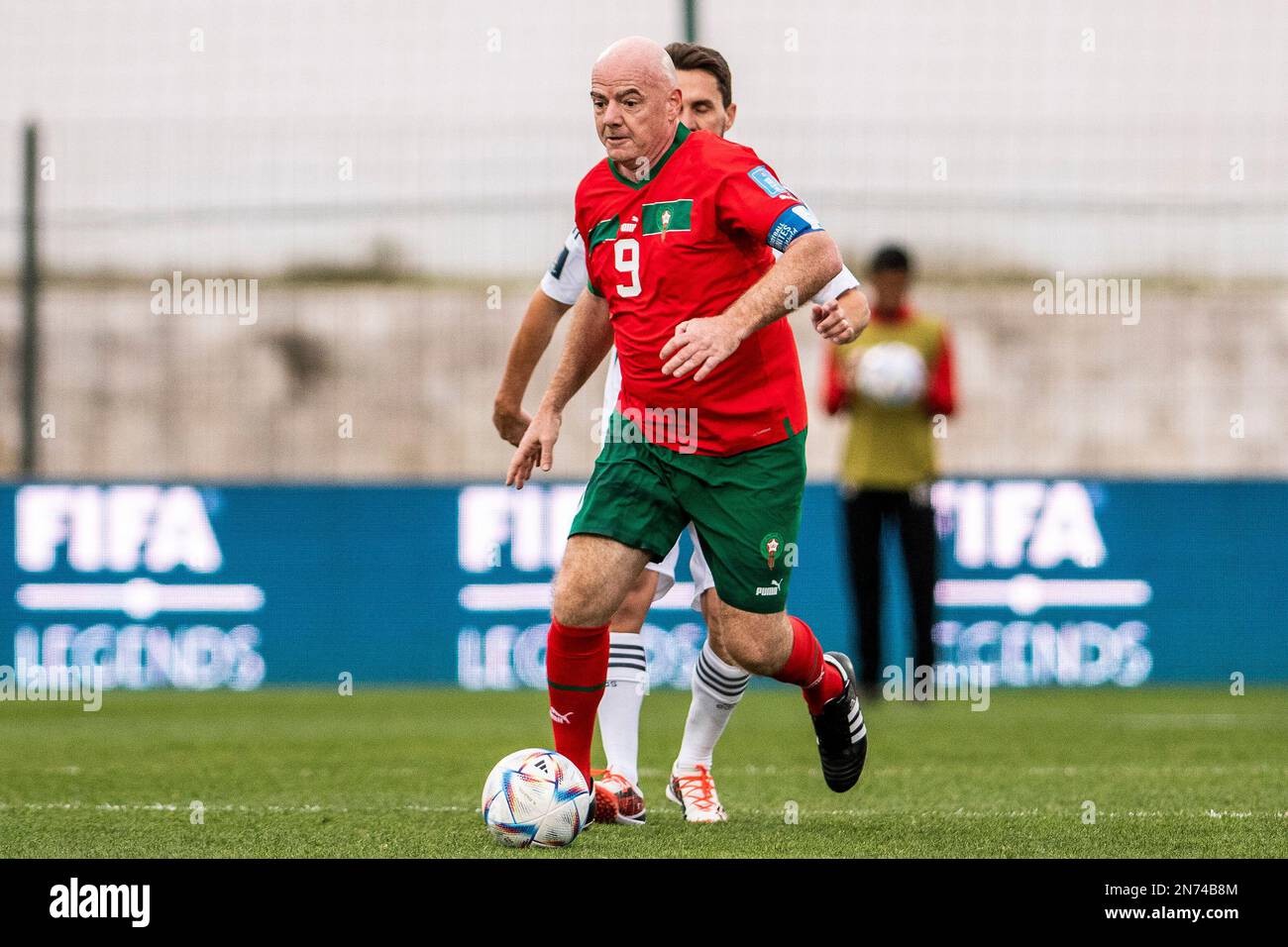 Rabat, Maroc. 10th févr. 2023. Estadio Prince Moulay Hassan Président de la FIFA Gianni Infantino jouant pour FIFA Maroc Legends pendant un match entre FIFA Maroc Legends et FIFA World Legends, un match amical pendant la coupe du monde du Club FIFA 2022, tenue au Stade Prince Moulay Abdellah à Rabat, Maroc (Richard Callis/SPP) Credit: SPP Sport Press photo. /Alamy Live News Banque D'Images