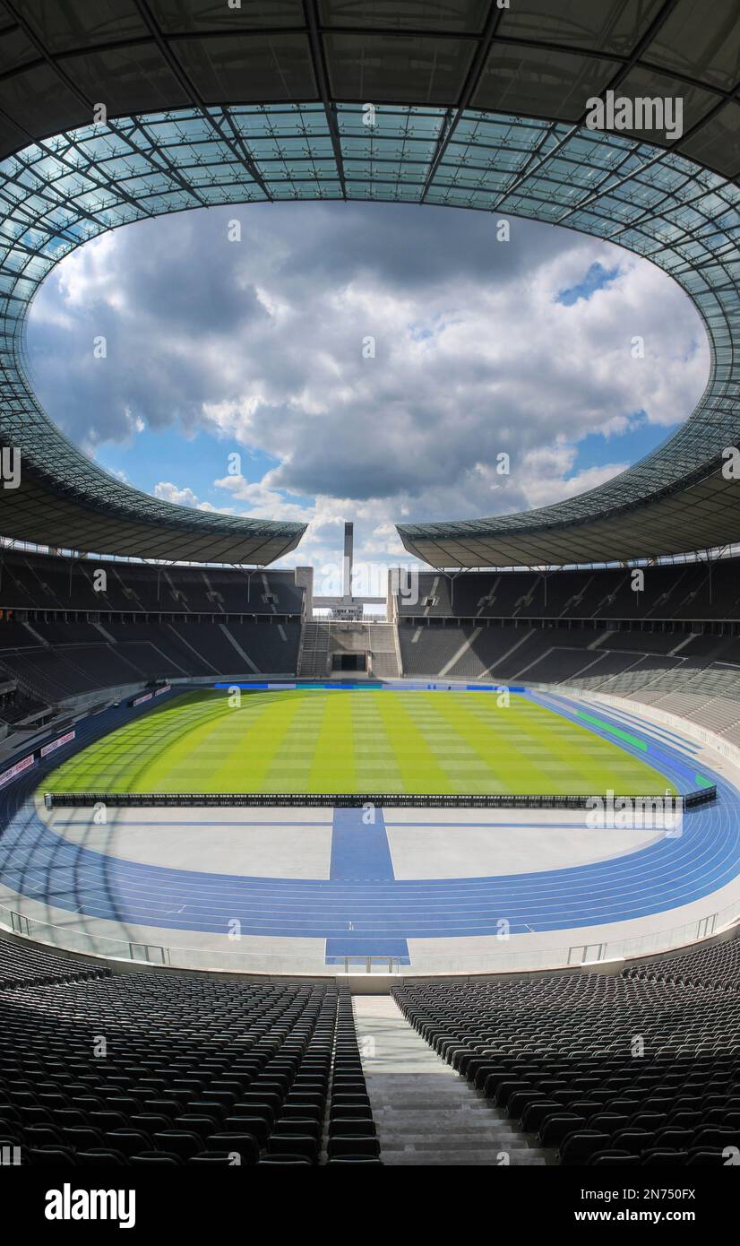 Célèbre stade olympique de Berlin, construit pour les Jeux Olympiques de 1936, en Allemagne Banque D'Images