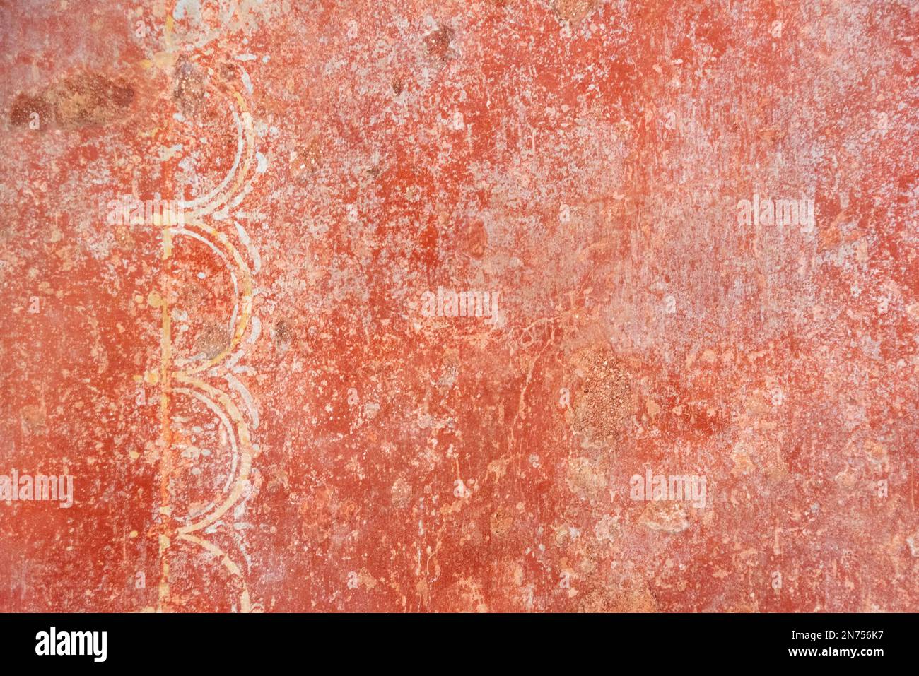 Découpe d'une fresque colorée dans une ancienne villa romaine, dans le sud de l'Italie Banque D'Images