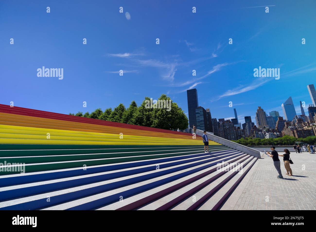 New York City Progress Pride Flag est de retour à Roosevelt Island sur 2022 Banque D'Images