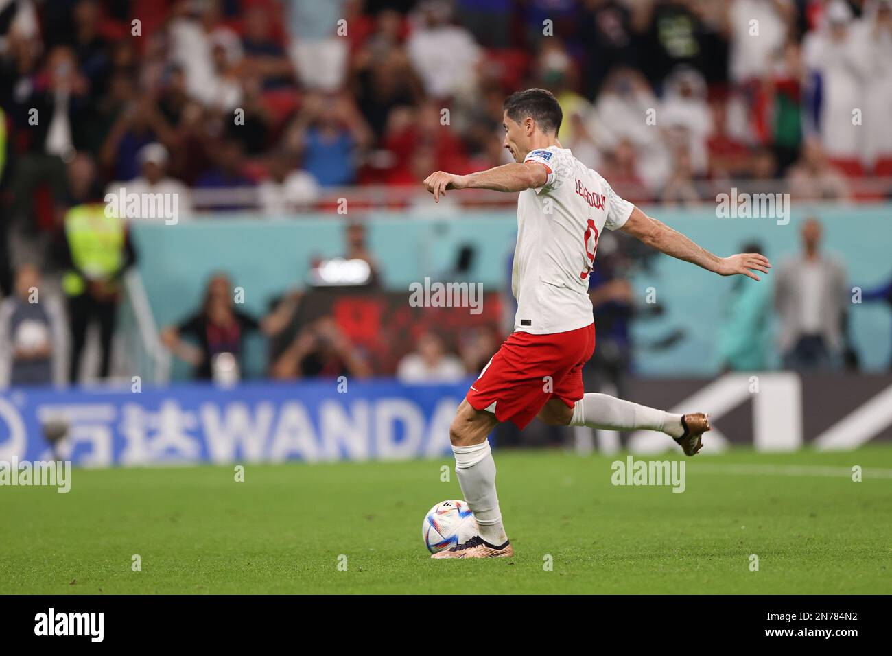 Robert Lewandowski de Pologne en action lors du match Qatar 2022 de la coupe du monde de la FIFA entre la France et la Pologne au stade Al Thumama. Note finale: France 3:1 Pologne. Banque D'Images