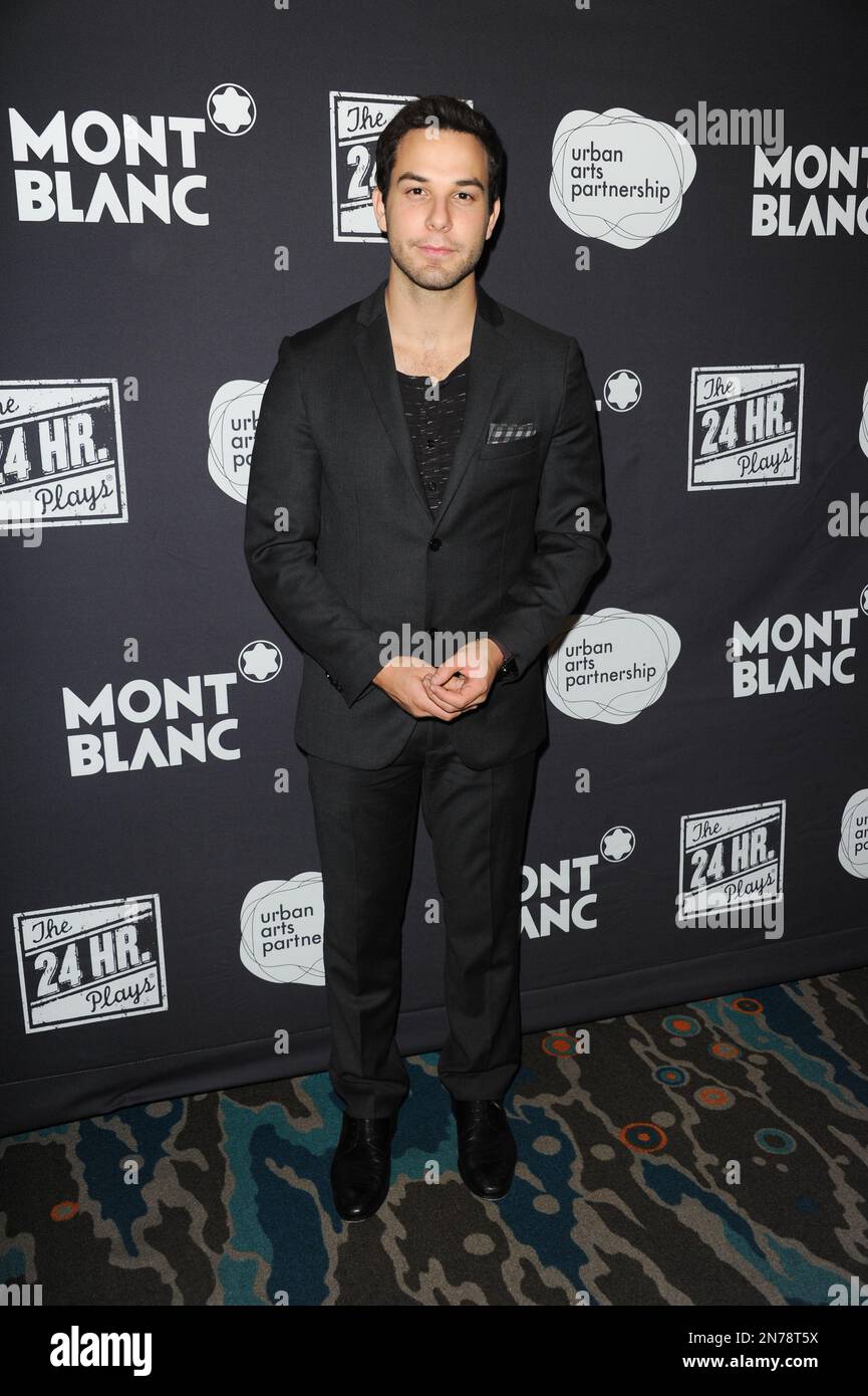Skylar Astin arrives at the 3rd Annual Production of The 24 Hour Plays in Los Angeles After Party at The Shore Hotel on Saturday, June 22, 2013 in Santa Monica, Calif. (Photo by Richard Shotwell/Invision/AP) Banque D'Images