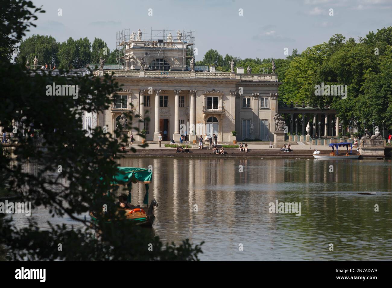 Le Palais sur l'île dans le parc Lazienki, Varsovie, Pologne d'un lac Banque D'Images