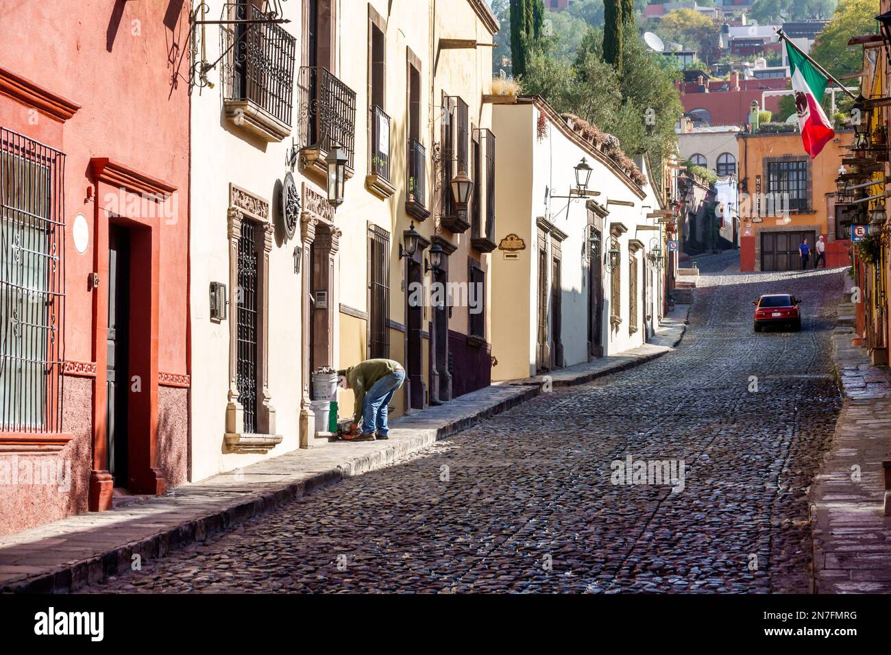 San Miguel de Allende Guanajuato Mexique, Historico Centre historique Zona Centro, rue pavée scène colline, Calle Hospicio, colline, colonial a Banque D'Images