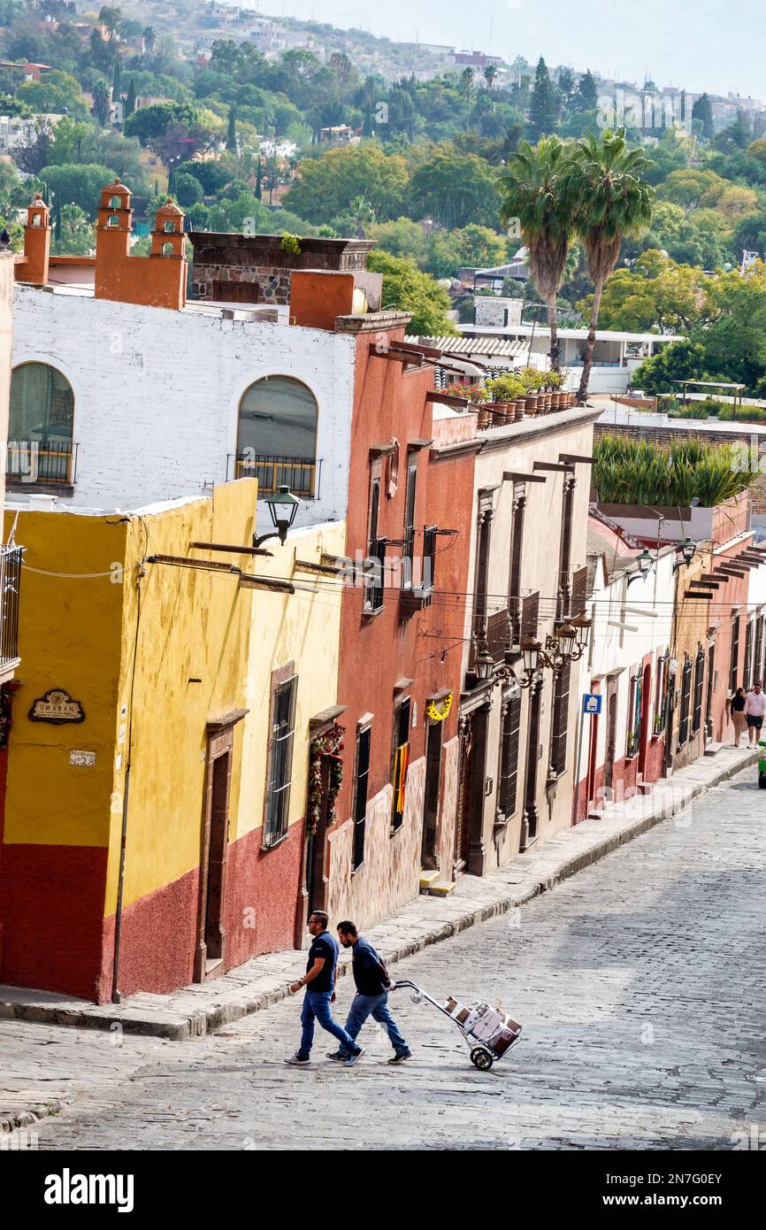 San Miguel de Allende Guanajuato Mexique, Historico Centre historique central Zona Centro, homme hommes, adultes, résidents, bâtiments, Banque D'Images