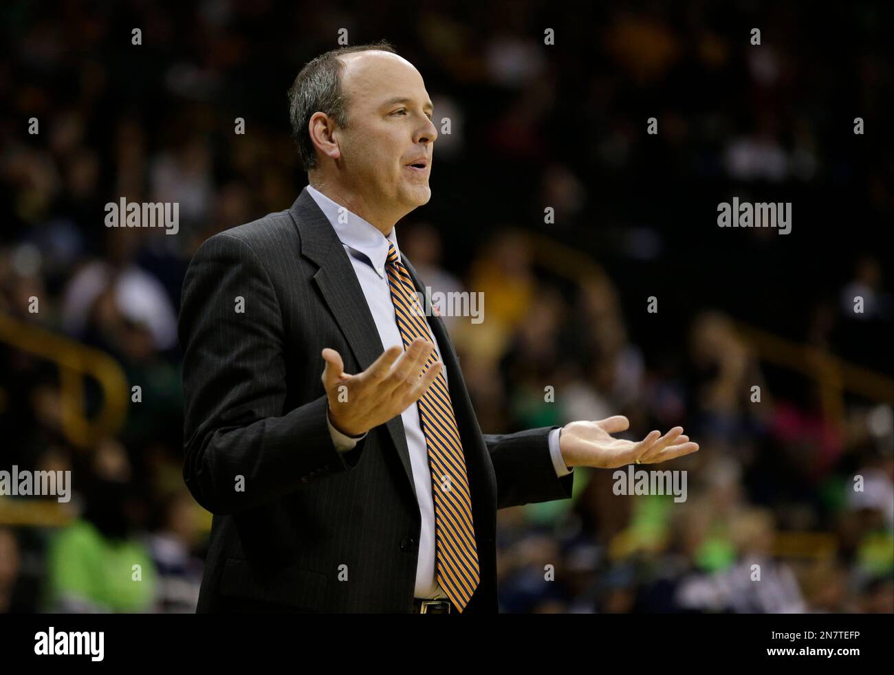 Tennessee Martin head coach Kevin McMillan reacts during the first half of a first-round game against Notre Dame in the women's NCAA college basketball tournament, Sunday, March 24, 2013, in Iowa City, Iowa. (AP Photo/Charlie Neibergall) Banque D'Images
