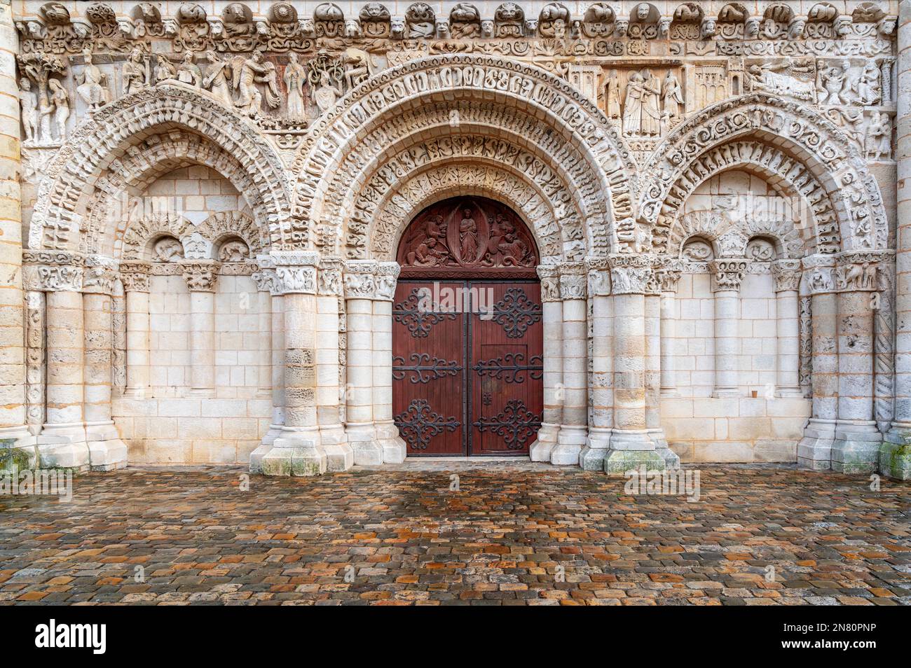 Le portail d'entrée de l'église notre-Dame-la-Grande à Poitiers, France Banque D'Images