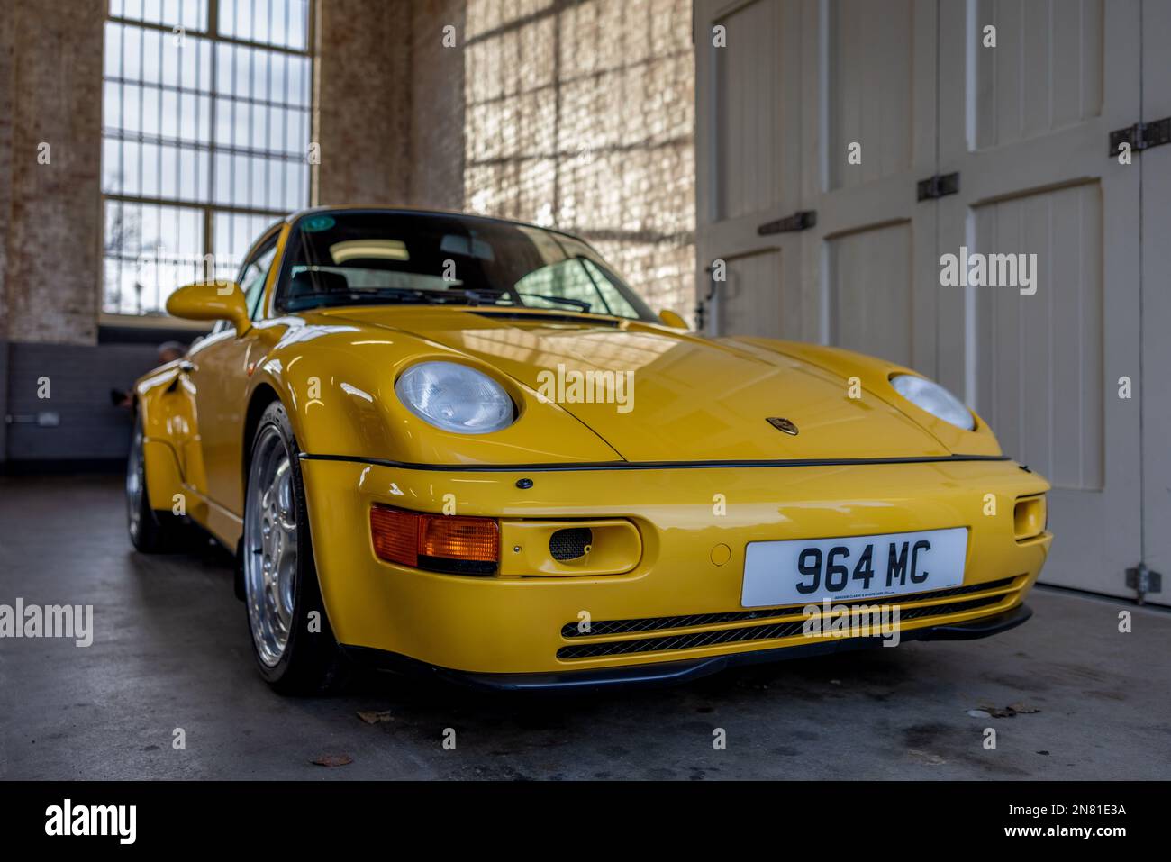 1994 Porsche 964 Turbo, exposée au Scramble de janvier qui s'est tenu au Bicester Heritage le 8th janvier 2023. Banque D'Images