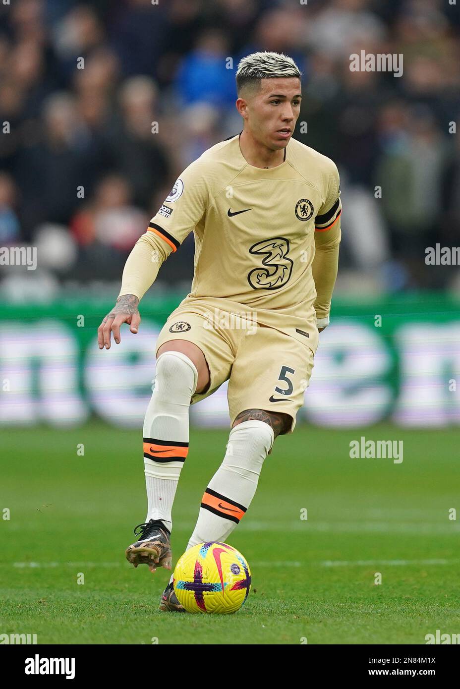 Enzo Fernandez de Chelsea en action pendant le match de la Premier League au London Stadium. Date de la photo: Samedi 11 février 2023. Banque D'Images