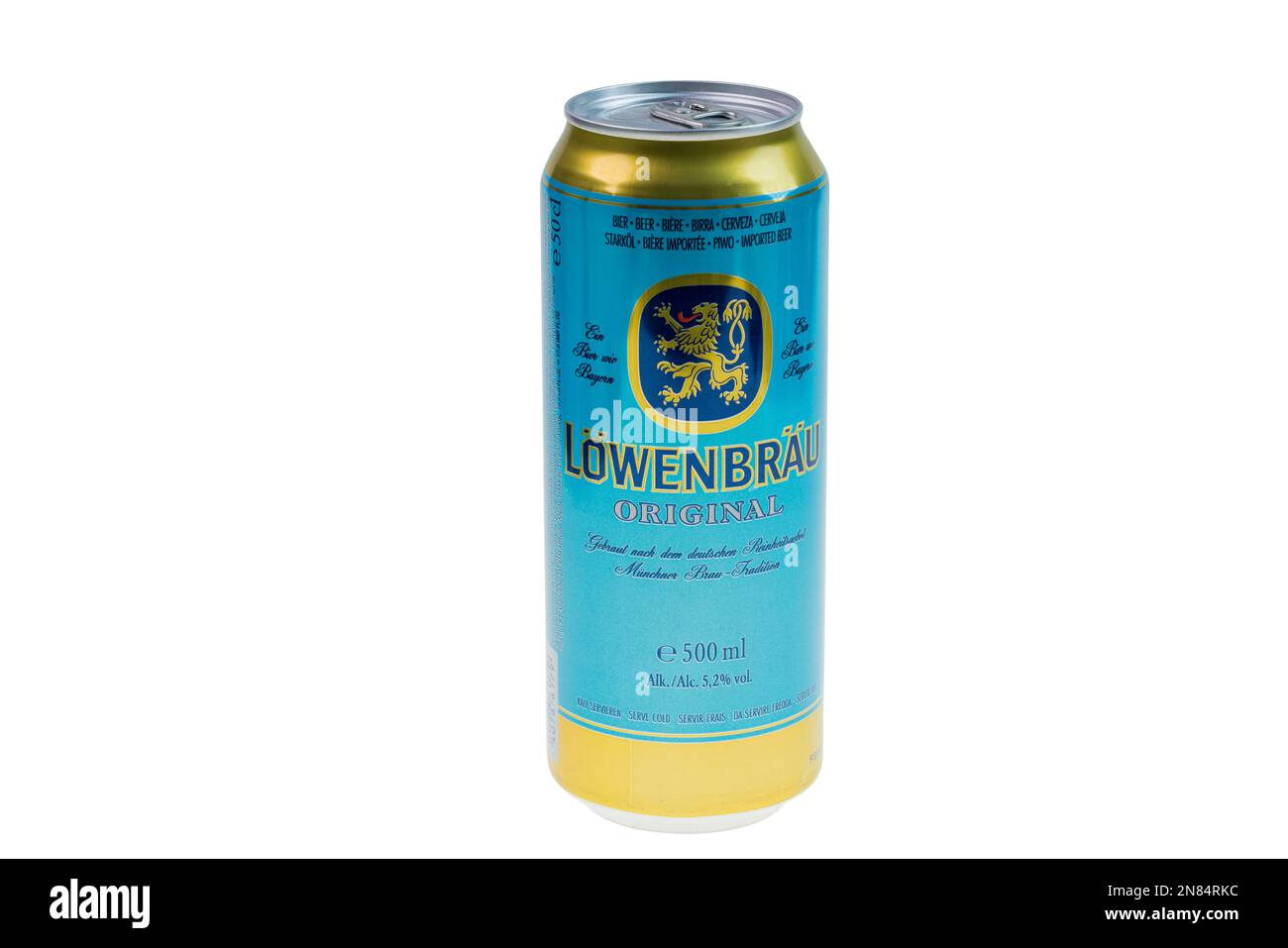 Vue rapprochée de la bière Lokenbrau isola en canette d'Allemagne Banque D'Images