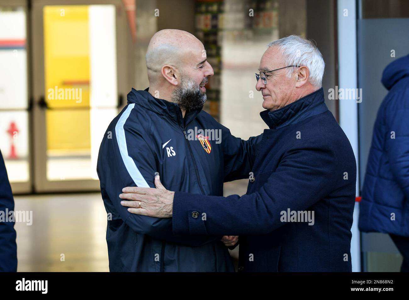 Unipol Domus, Cagliari, Italie, 11 février 2023, Roberto Stellone Mister de Benevento Calcio, Claudio Ranieri Mister de Cagliari Calcio pendant Cagliari Calcio vs Benevento Calcio - match italien de football série B. Banque D'Images