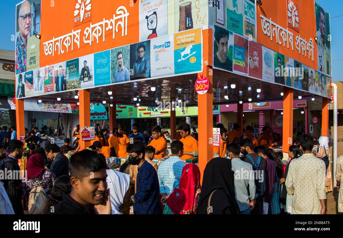 L'une des plus grandes expositions annuelles du livre au monde est connue sous le nom d'Ekuse BoE Mela, image prise sur 10 février 2023, de Dhaka, Bangladesh, Asie du Sud Banque D'Images