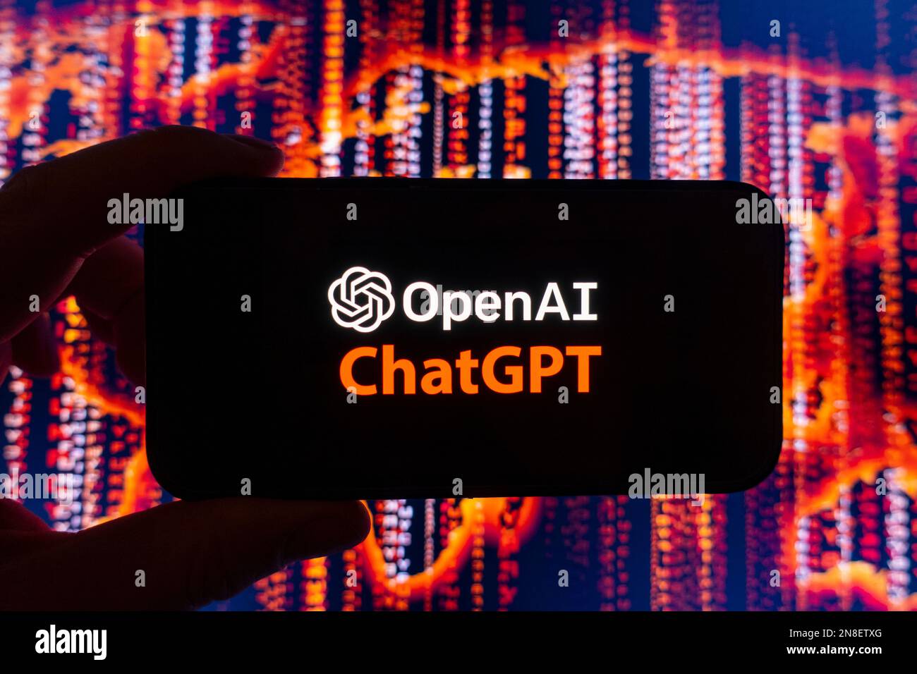 Composite numérique du logo Microsoft ChatGPT OpenAI chatbot sur l'écran du téléphone Banque D'Images