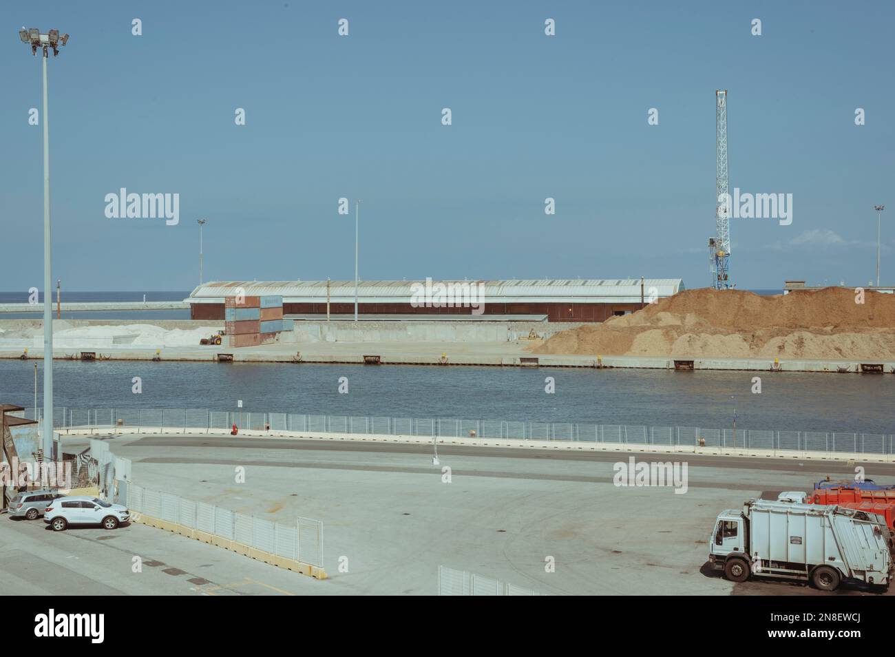 Livourne, Toscane (Italie). Images du port de Livourne pendant une journée de travail Banque D'Images