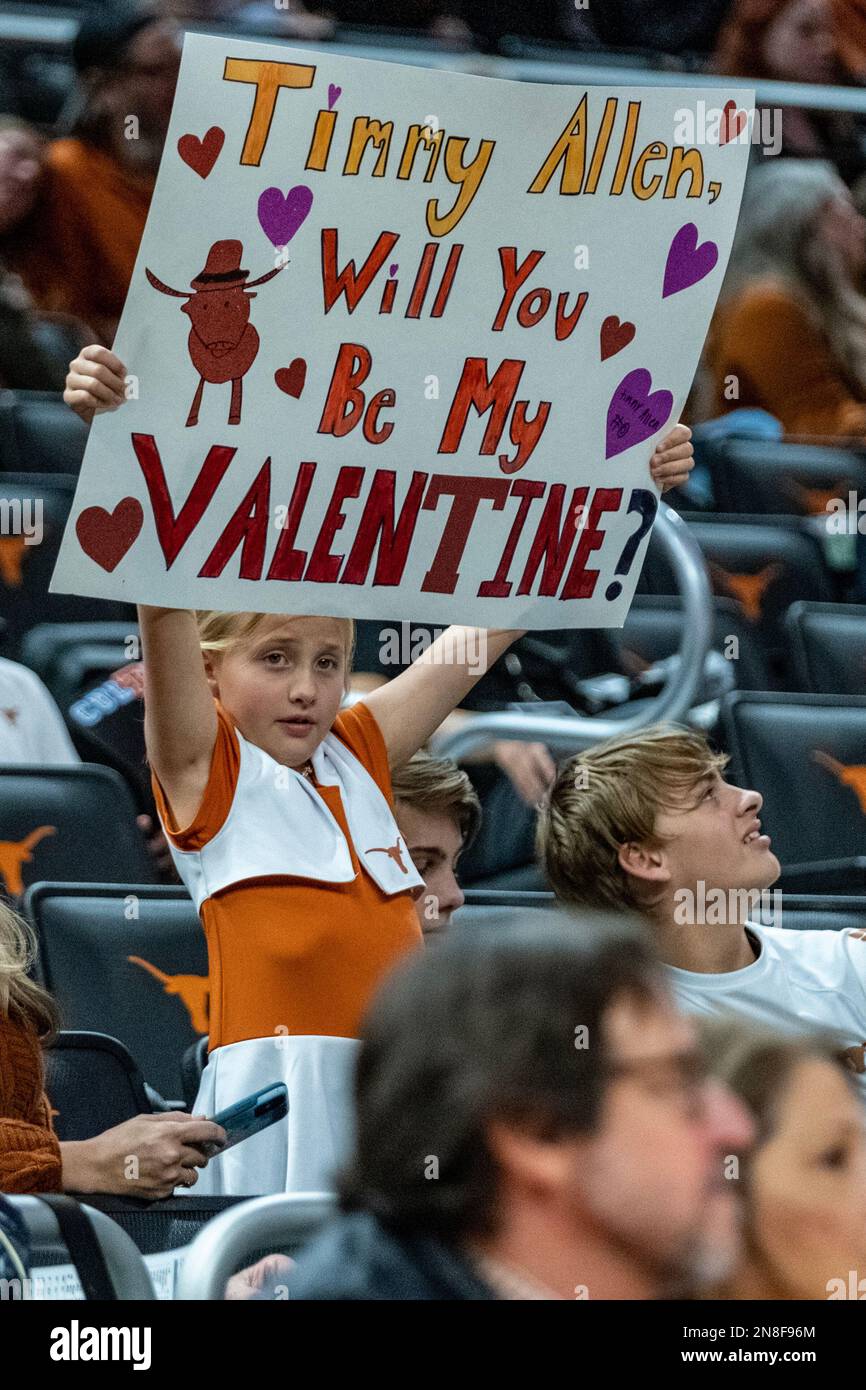 Texas, États-Unis. 11th févr. 2023. Les fans des Texas Longhorns applaudissent contre les West Virginia Mountaineers au Moody Center d'Austin, Texas. Le Texas a vaincu la Virginie-Occidentale 94-60. Crédit : csm/Alay Live News Banque D'Images