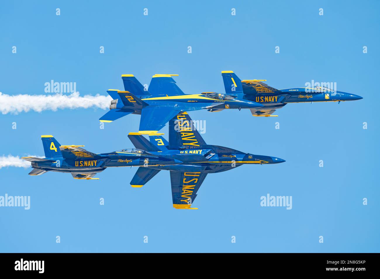 Blue Angels jet fly-by Banque D'Images