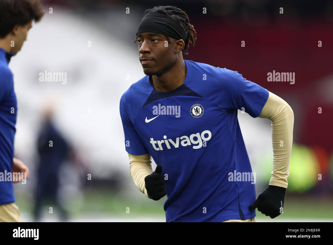 Londres, Royaume-Uni. 11th février 2023. Noni Madueke de Chelsea se réchauffe avant le match de la Premier League au London Stadium, Londres. Crédit photo à lire: Paul Terry / Sportimage crédit: Sportimage / Alay Live News Banque D'Images