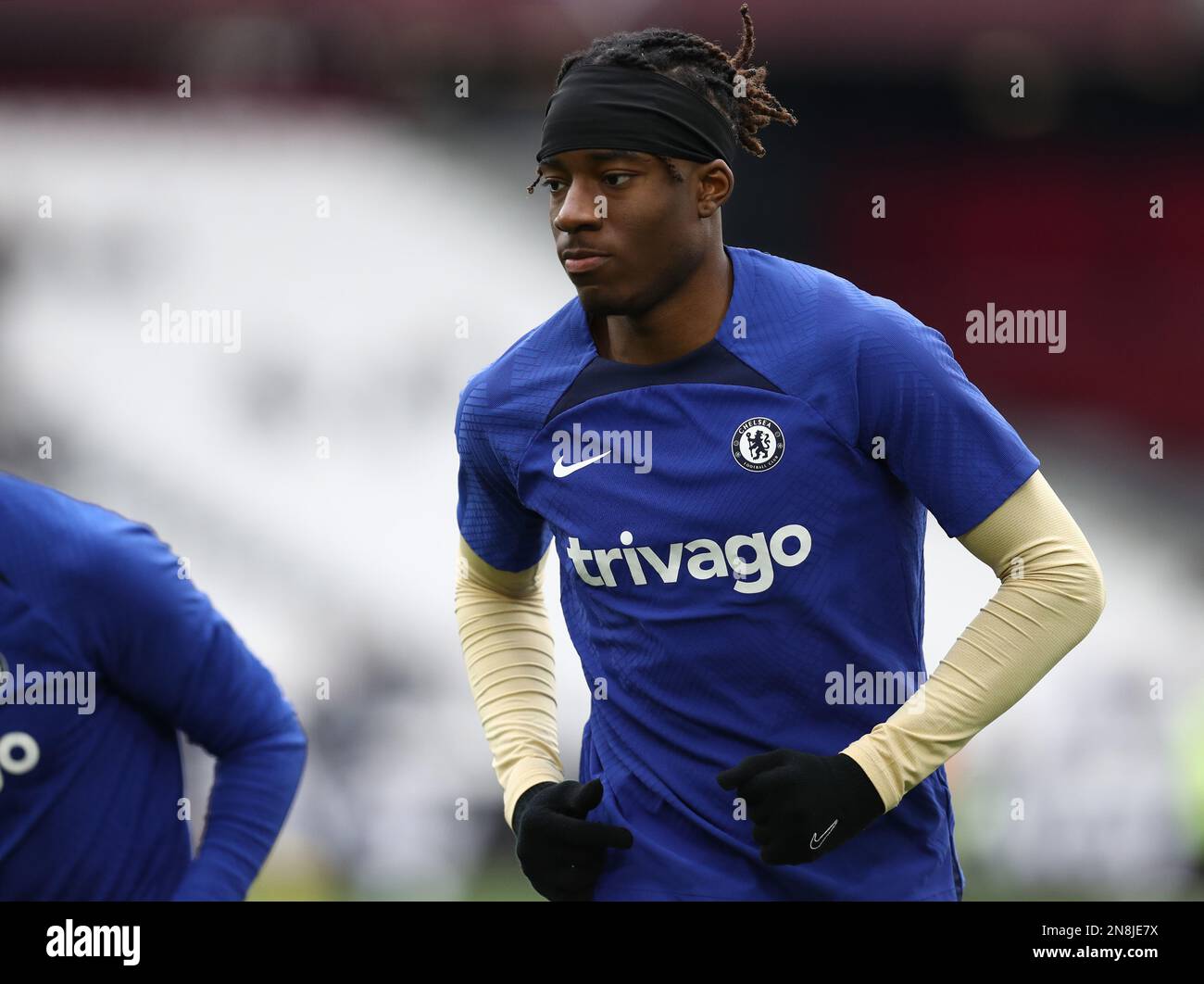 Londres, Royaume-Uni. 11th février 2023. Noni Madueke de Chelsea se réchauffe avant le match de la Premier League au London Stadium, Londres. Crédit photo à lire: Paul Terry / Sportimage crédit: Sportimage / Alay Live News Banque D'Images