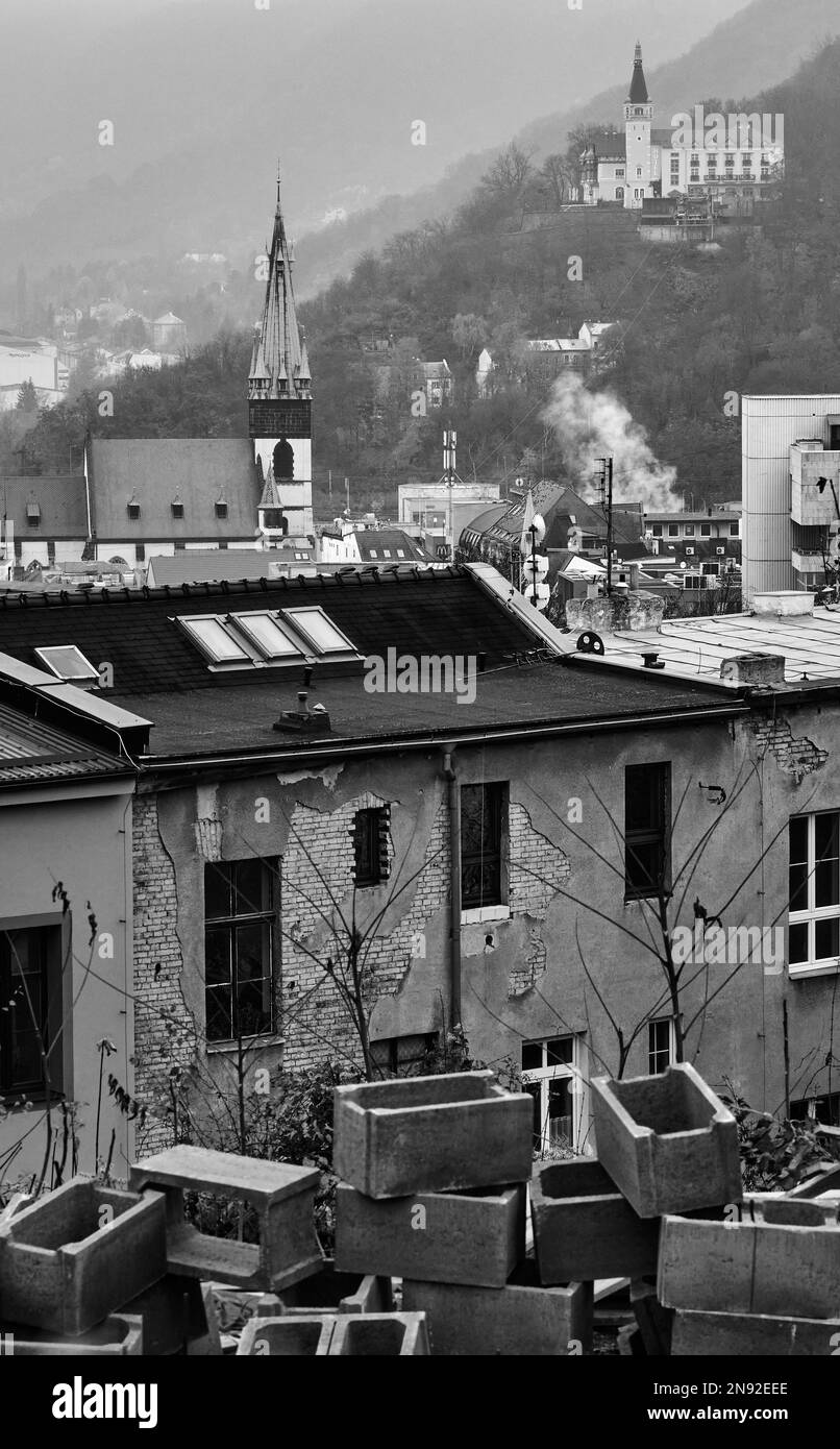 Usti nad Labem (Aussig an der Elbe), ville tchèque du nord-ouest de Sudetenland, présente de forts contrastes entre riches et pauvres. Banque D'Images