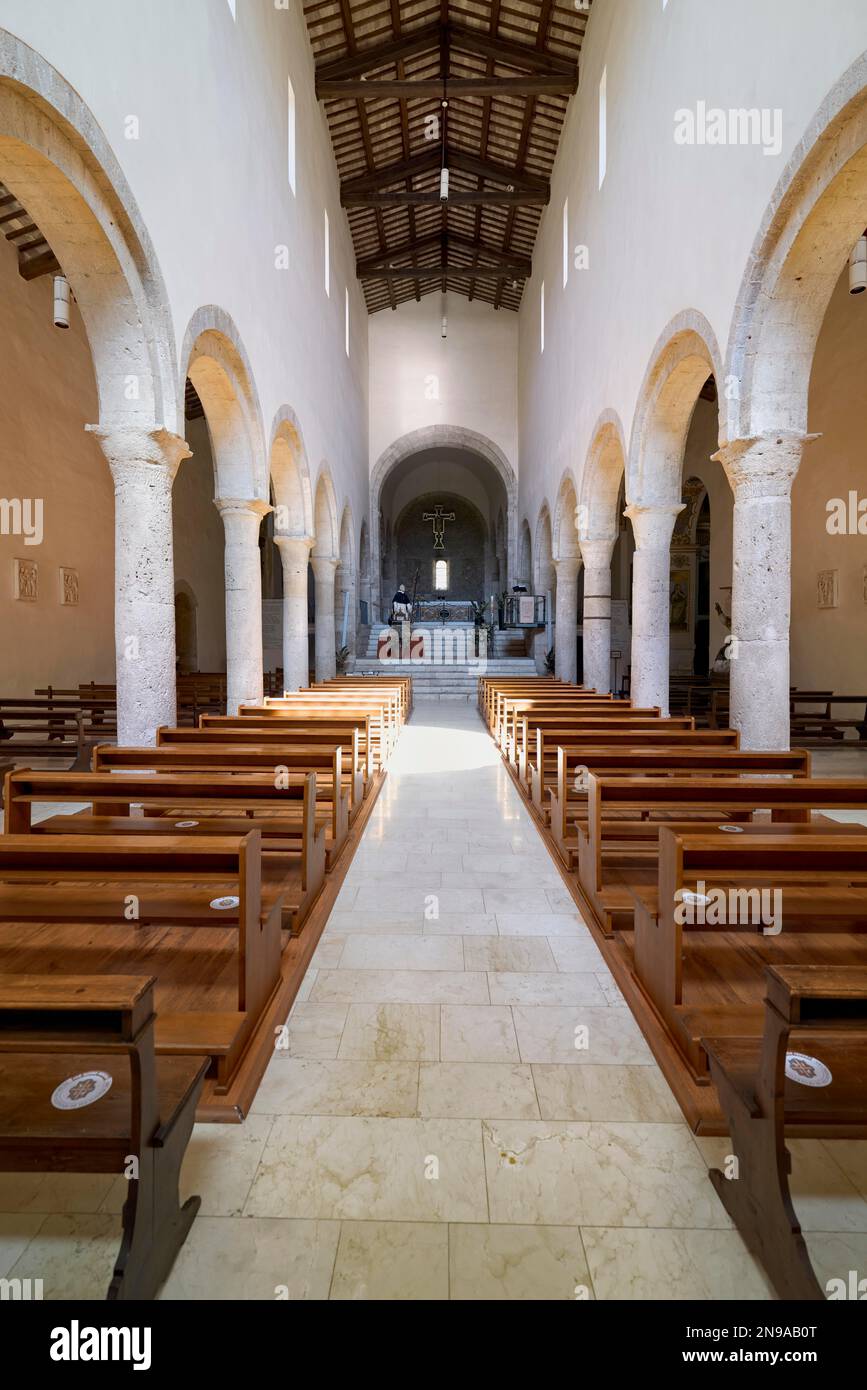 Bevagna Ombrie Italie. Église San Michele Arcangelo sur la place San Silvestro Banque D'Images