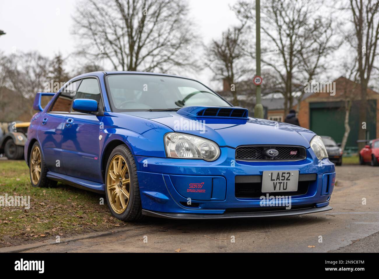 2003 Subaru Impreza WRX STI, exposé à l'Assemblée japonaise tenue au Bicester Heritage Centre le 29th janvier 2023. Banque D'Images