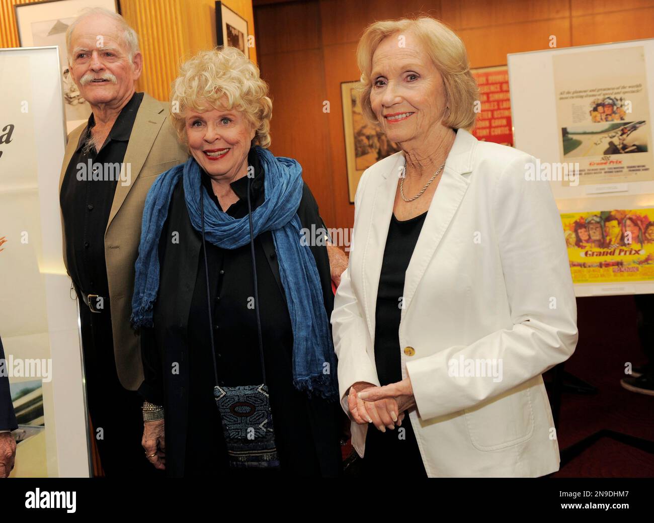 Eva Marie Saint, right, a cast member in the 1966 film "Grand Prix," poses with Evans Evans Frankenheimer, widow of the film's director John Frankenheimer, and the film's 2nd unit cameraman John Stephens at a screening of the film at The Last 70mm Film Festival, Monday, July 23, 2012, at the Academy of Motion Picture Arts and Sciences in Beverly Hills, Calif. (Photo by Chris Pizzello/Invision/AP) Banque D'Images