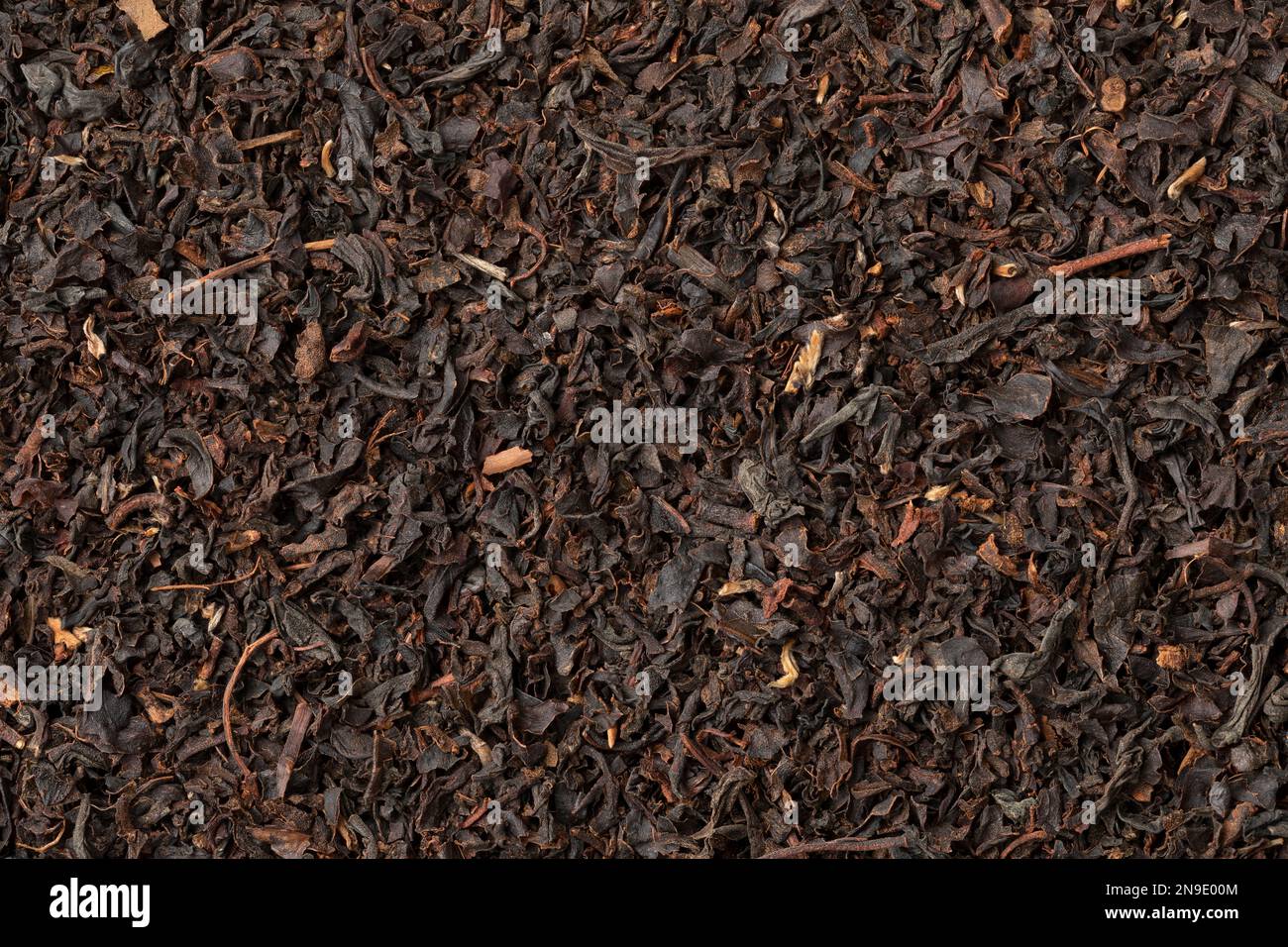 Les feuilles de thé séchées de Java Melange indonésien se rapprochent du plein cadre comme arrière-plan Banque D'Images
