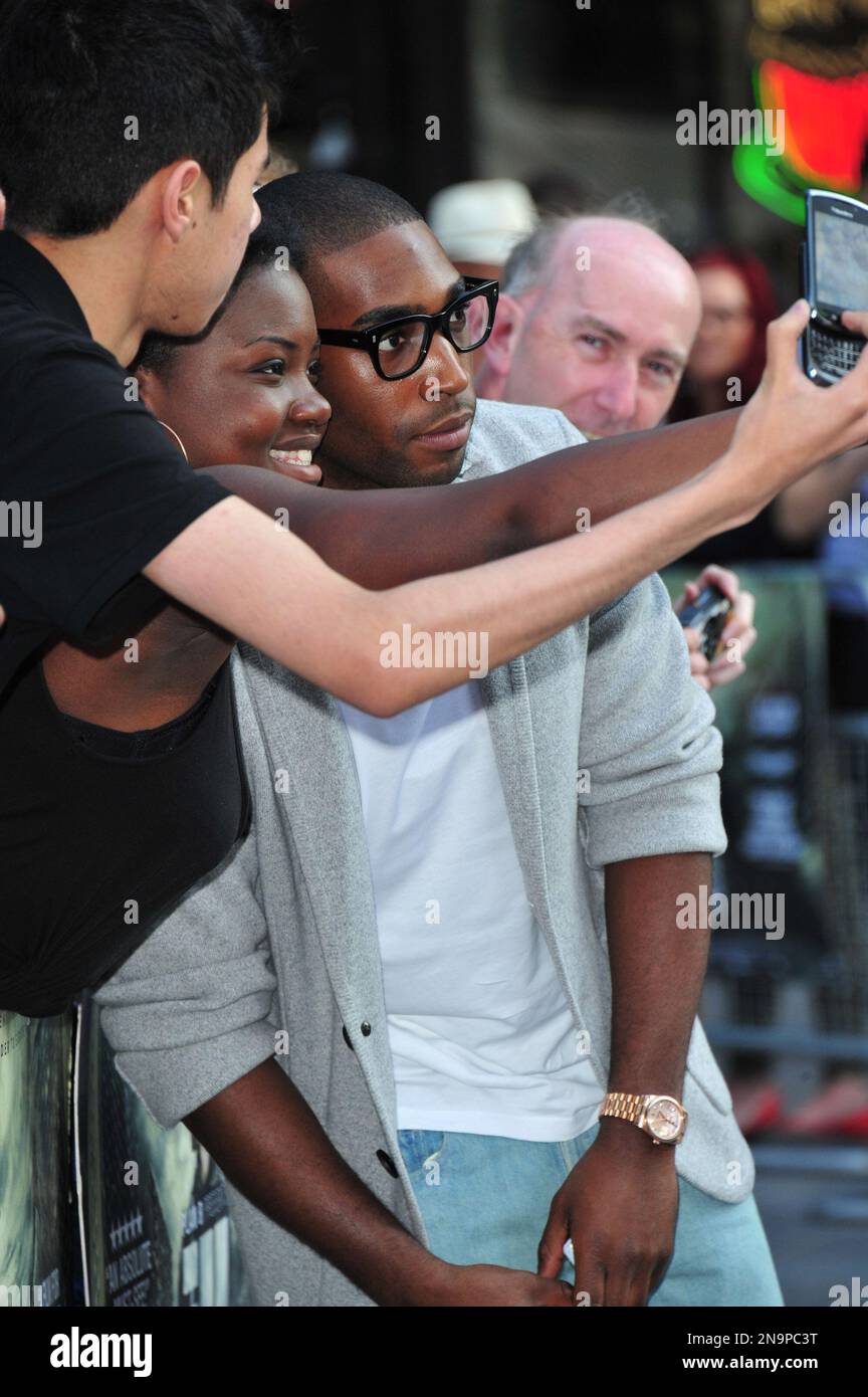 Tinie Tempah arrives at the world premiere of iLL Manors on Wednesday May 30, 2012 in London. (Photo by Jon Furniss/Invision/AP) Banque D'Images