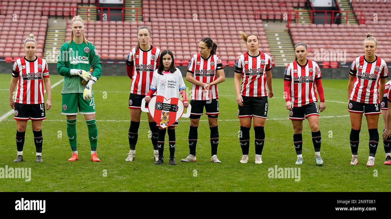 Sheffield, Angleterre, le 12th février 2023. L'équipe de Sheffield United se met en file d'attente avant le lancement du match de championnat FA pour femmes à Bramall Lane, Sheffield. Le crédit photo devrait se lire: Andrew Yates / Sportimage Banque D'Images