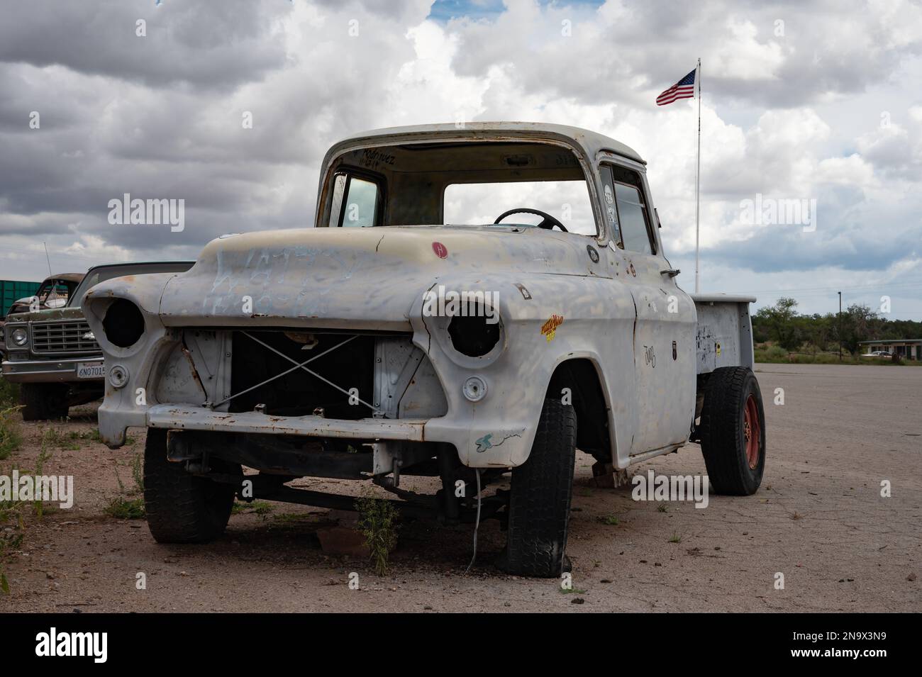 Ancien pick-up blanc abandonné, groupe de travail Chevrolet Banque D'Images