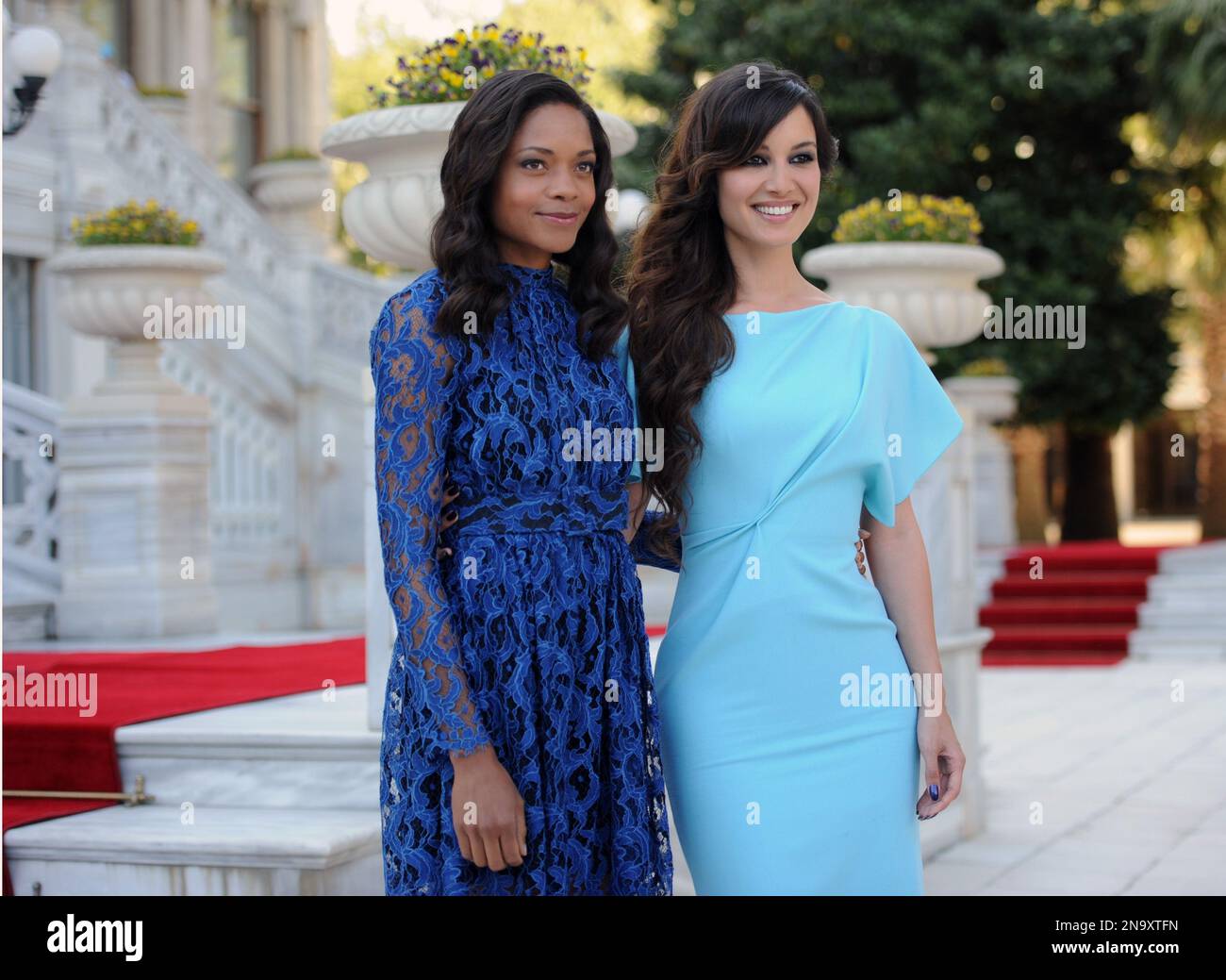French actress Berenice Marlohe, right, and British actress Naomie Harris arrive for the photo call of the 23rd film in the James Bond series, 'Skyfall', in Istanbul, Turkey, Sunday, April 29, 2012. (AP Photo ) Banque D'Images