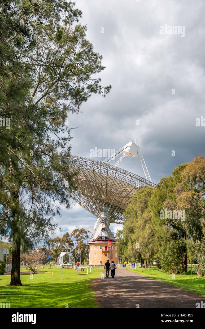 Le radiotélescope Parkes (Observatoire) a ouvert ses portes en 1961, a participé au programme d'atterrissage sur la lune de la NASA et, encore aujourd'hui, a été mis en œuvre pour la science vitale Banque D'Images