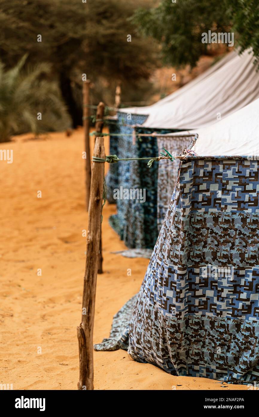 Tentes dans le désert de sable, jaimas. Banque D'Images