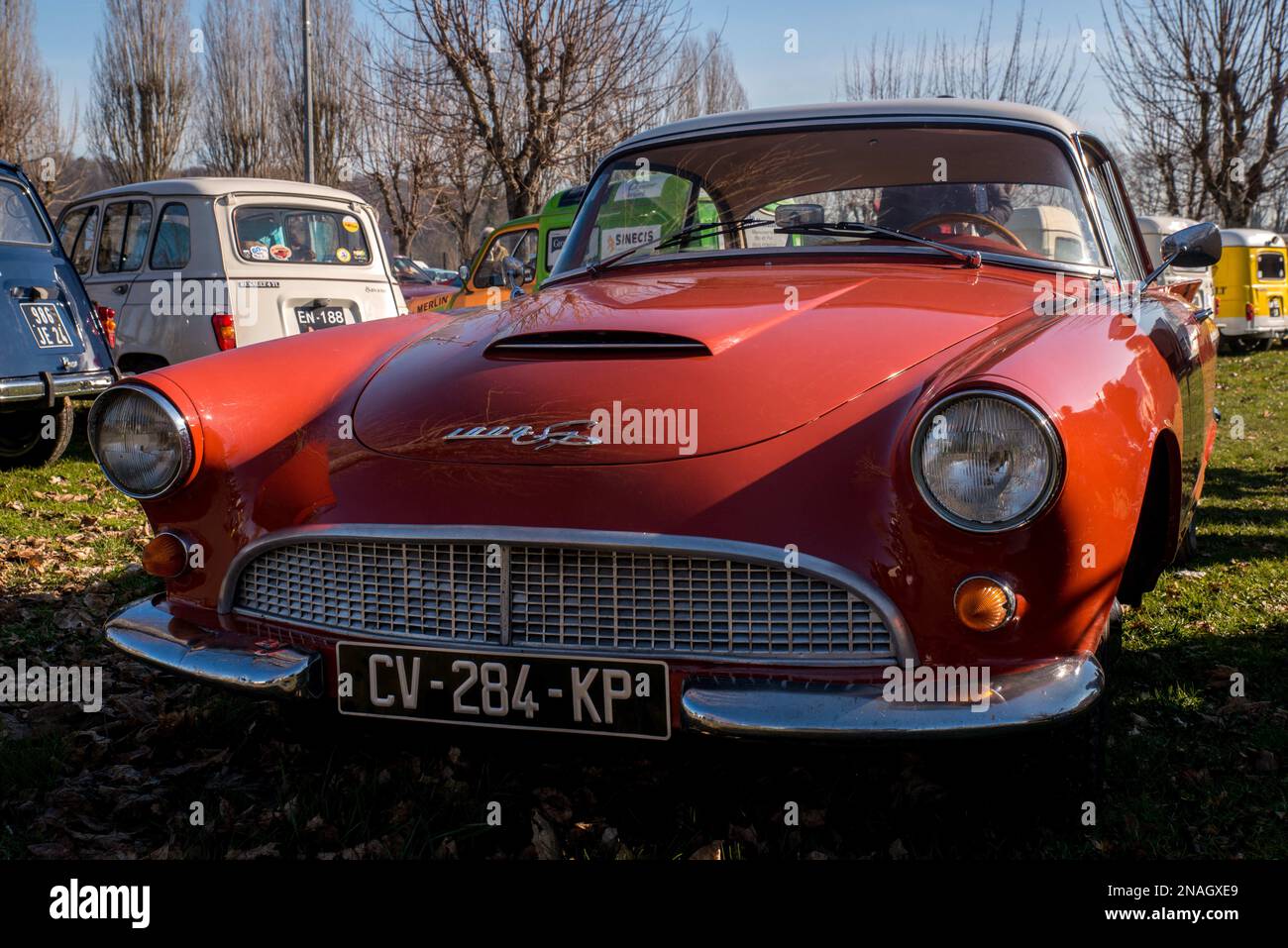 Les vieux véhicules (voitures, motos, utilitaires) ont eu lieu au Parc des Expositions, lors de l'édition de l'exposition "Périgueux Classic Auto 2023" à Marsac sur l'Isle, Dordogne, sur 11 février 2023. Photo de Denis Prezat/ABACAPRESS.COM Banque D'Images