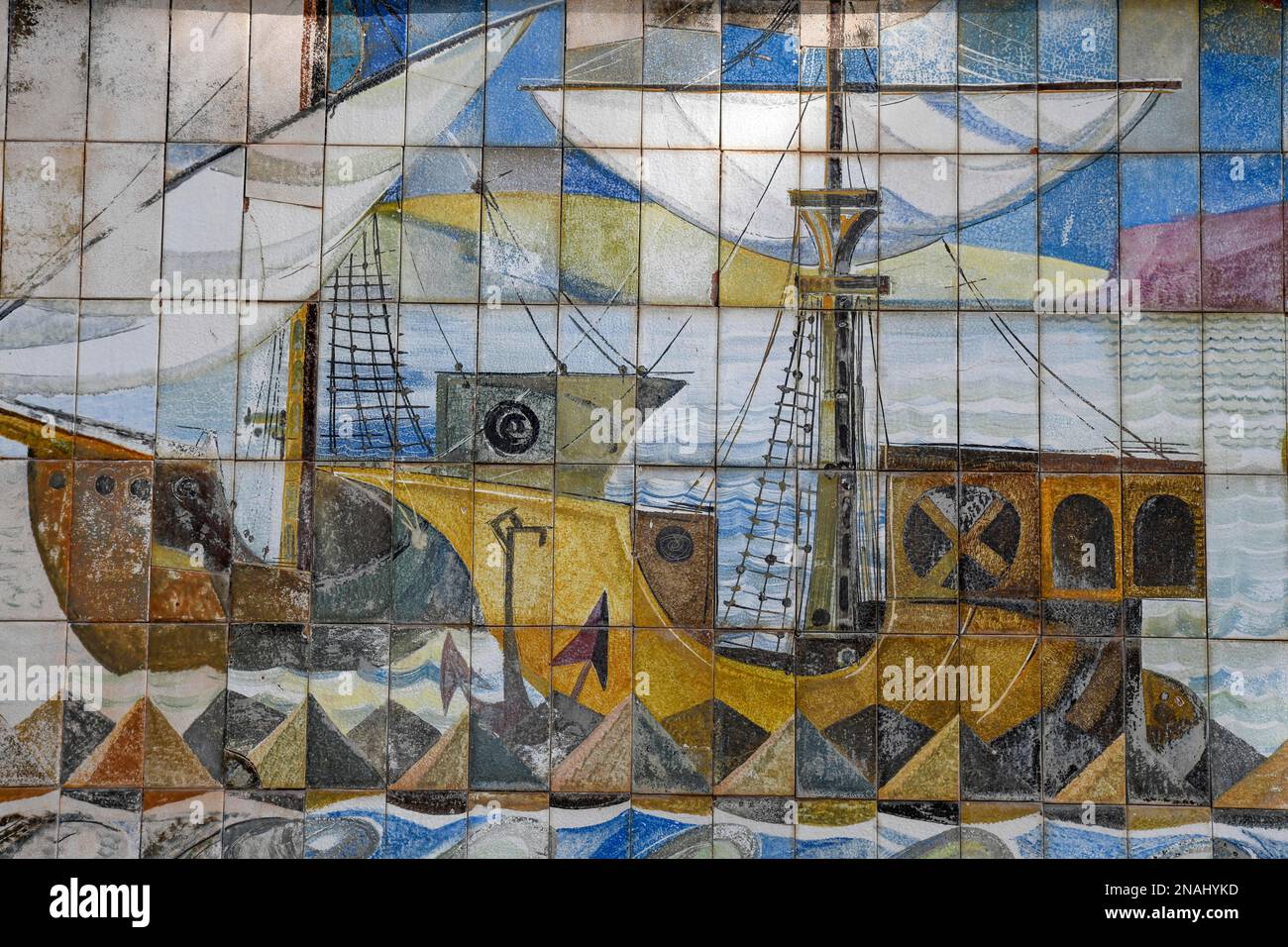 Carreaux muraux peints avec motif marin sur la colline du château, Cartagena, région de Murcie, Espagne Banque D'Images