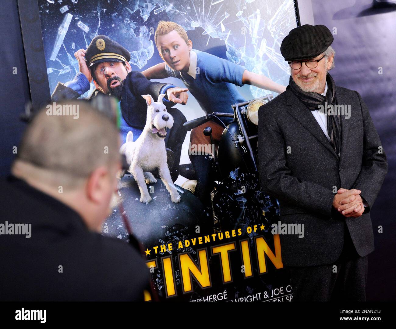 Producer and director Steven Spielberg attends the premiere of "The Adventures of Tintin" at the Ziegfeld Theatre on Sunday, Dec. 11, 2011 in New York. (AP Photo/Evan Agostini) Banque D'Images