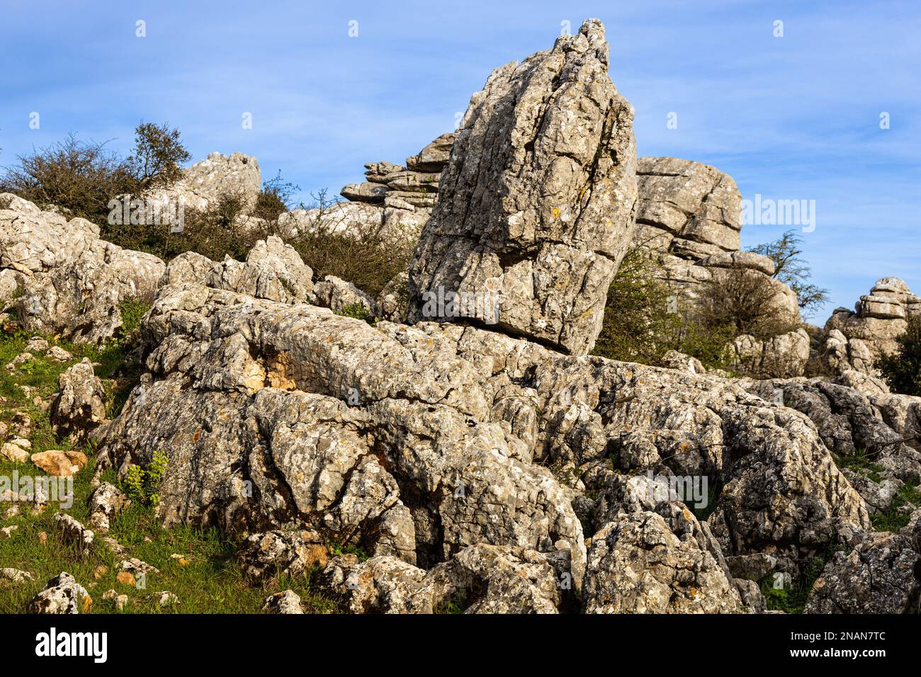 Formations rocheuses de calcaire inhabituelles dans le parc naturel de Torcal de Antequera. Province de Malaga, Andalousie, Espagne. Banque D'Images