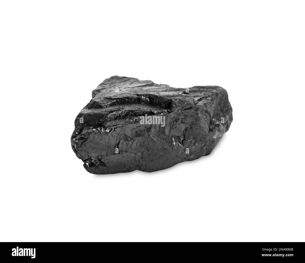 Morceau de charbon isolé sur blanc. Dépôts minéraux Banque D'Images