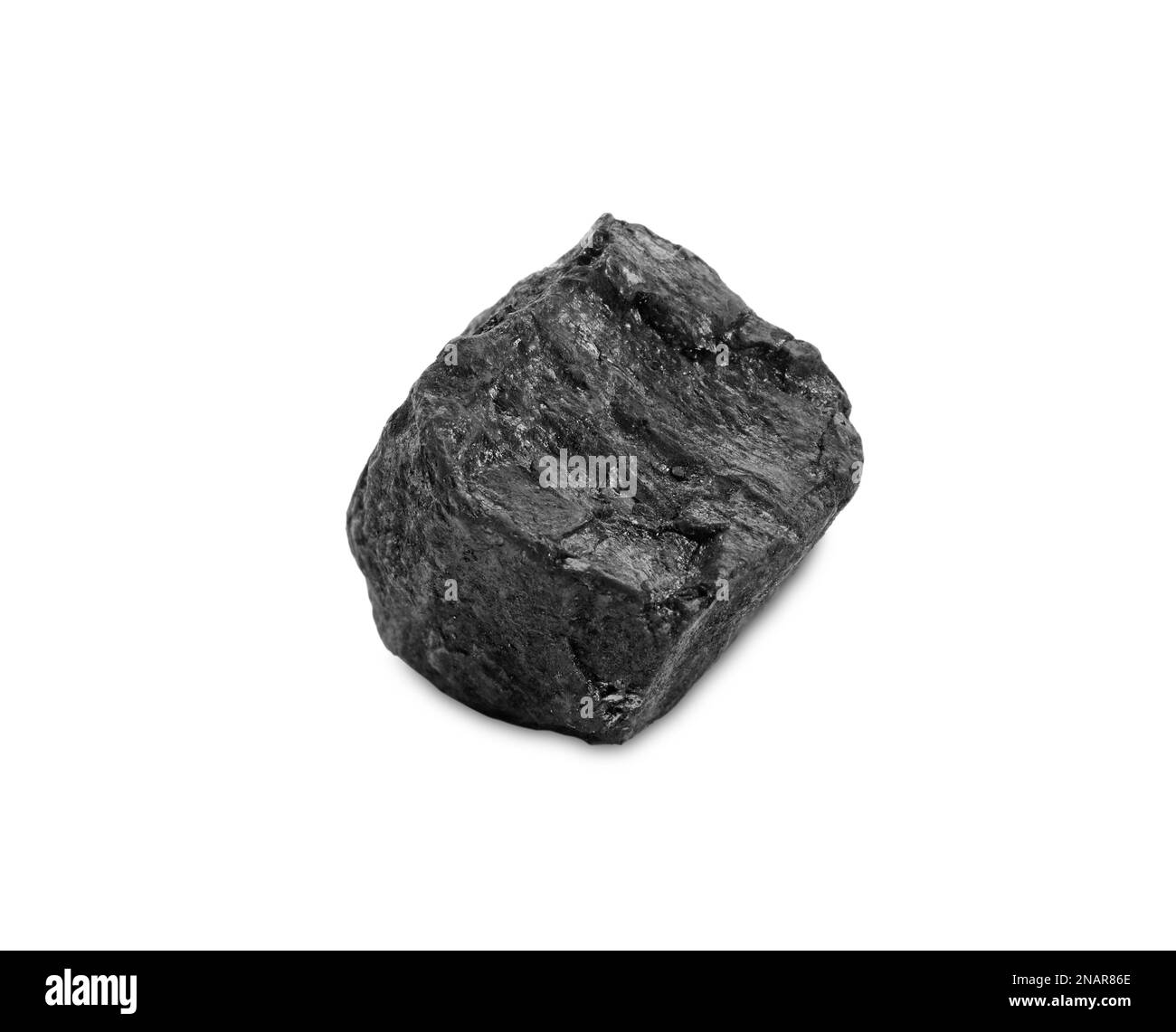 Morceau de charbon isolé sur blanc. Dépôts minéraux Banque D'Images