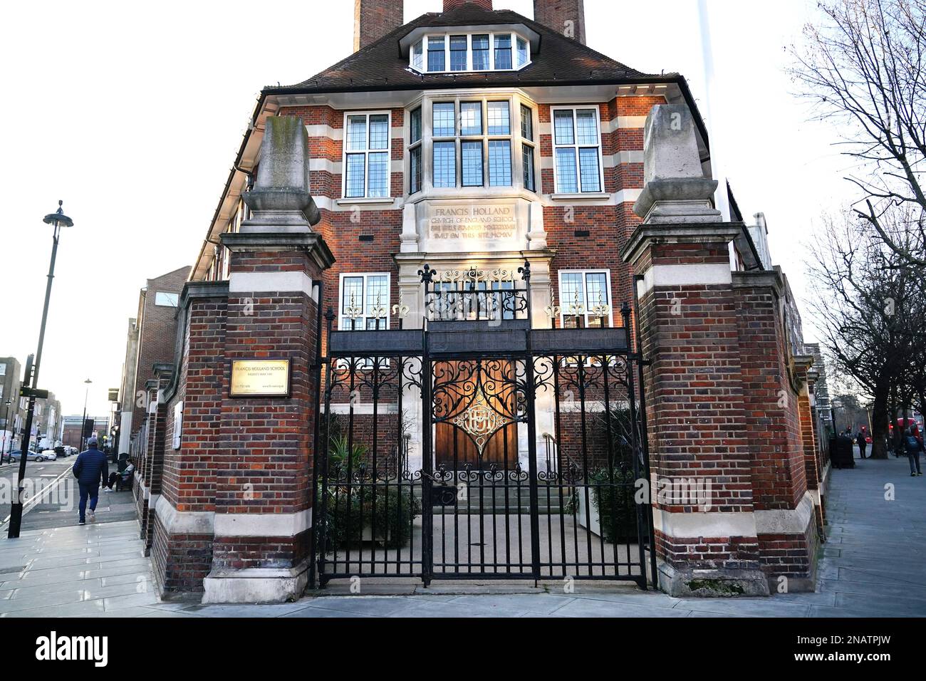 Un point de vue général de Francis Holland School, Regents Park, dans le nord-ouest de Londres, alors que la principale école indépendante de filles fréquentée par l'actrice Sienna Miller a nommé son théâtre après un fraudeur suite à un don de £250 000 des « produits de la criminalité », a entendu un tribunal. L'école a enlevé la plaque et est revenue £92 500 après Achilleas Kallakis, 54 ans, a été emprisonné sur une propriété sophistiquée de cinq ans et une arnaque de yacht de luxe en 2013. Le Bureau des fraudes graves cherche à saisir l'argent lors d'une audience de confiscation à la Cour de justice de Southwark. Banque D'Images