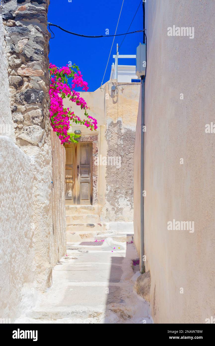 Village grec typique Emporio, île de Santorini, Grèce Banque D'Images