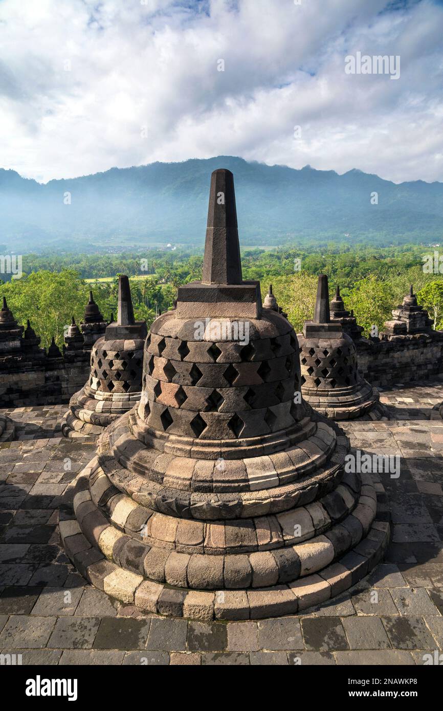 Borobudur temple bouddhiste à Magelang Regency, Muntilan, Central Java, Indonésie Banque D'Images