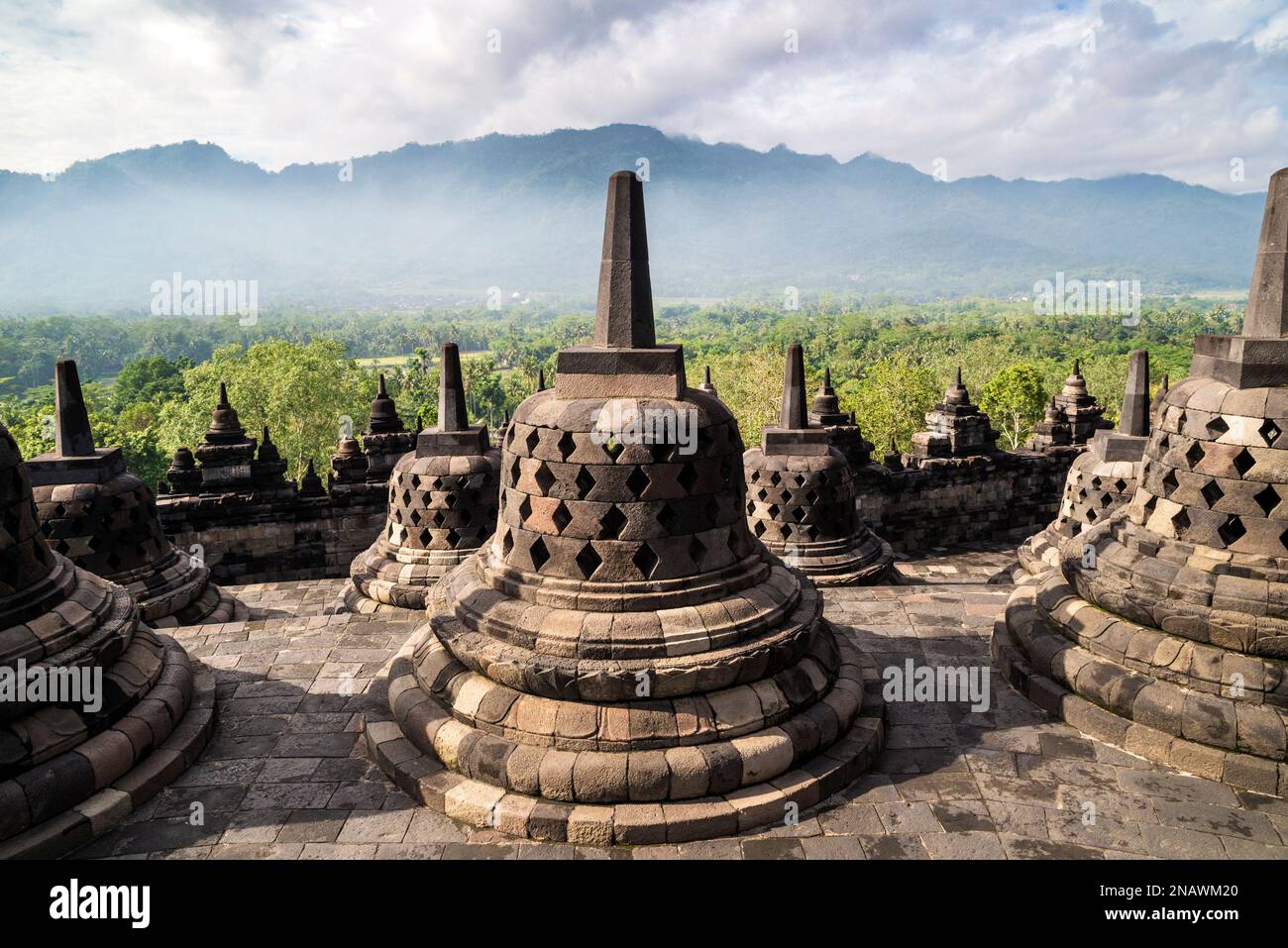 Borobudur temple bouddhiste à Magelang Regency, Muntilan, Central Java, Indonésie Banque D'Images