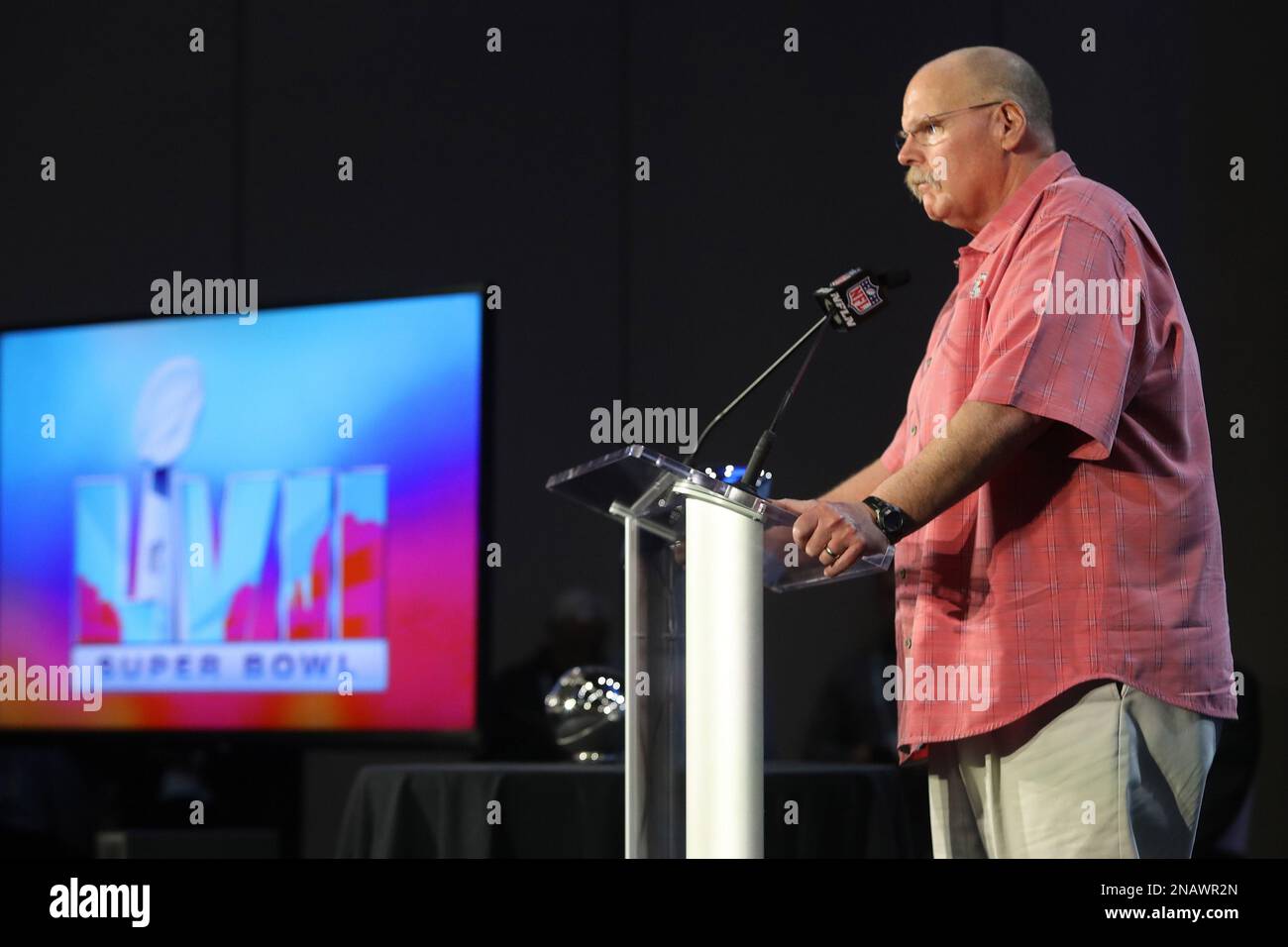 Glendale, États-Unis. 13th févr. 2023. Andy Reid, entraîneur-chef des chefs des villes du Kansas, parle lundi à Phoenix, Arizona, lors d'une conférence de presse à 13 février 2023 photo par Aaron Josefczyk/UPI. Crédit : UPI/Alay Live News Banque D'Images