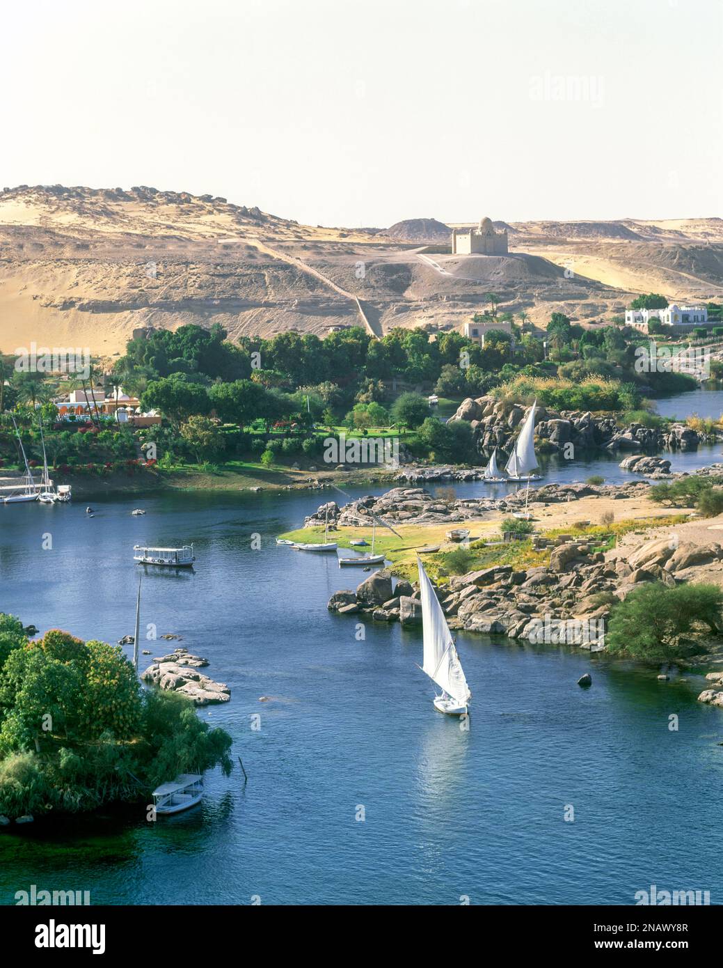 L'ÎLE ELÉPHANTINE FELOUQUES DU NIL ASSOUAN EGYPTE Banque D'Images
